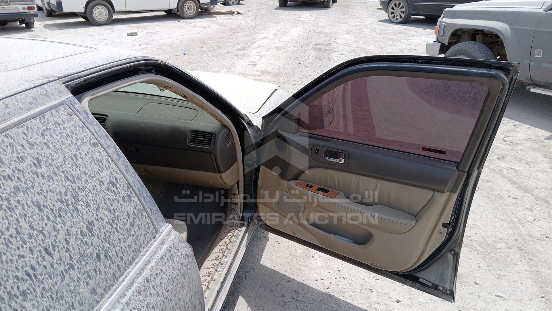 2000 LEXUS LS400 VIN: JT8BH28F0Y0176465