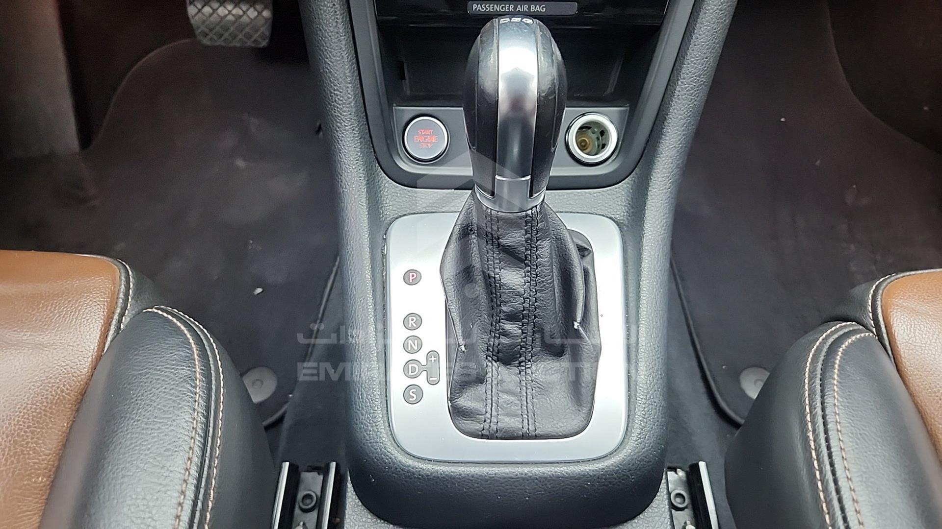2016 VOLKSWAGEN SHARAN VIN: WVWZZZ7NZEV032244
