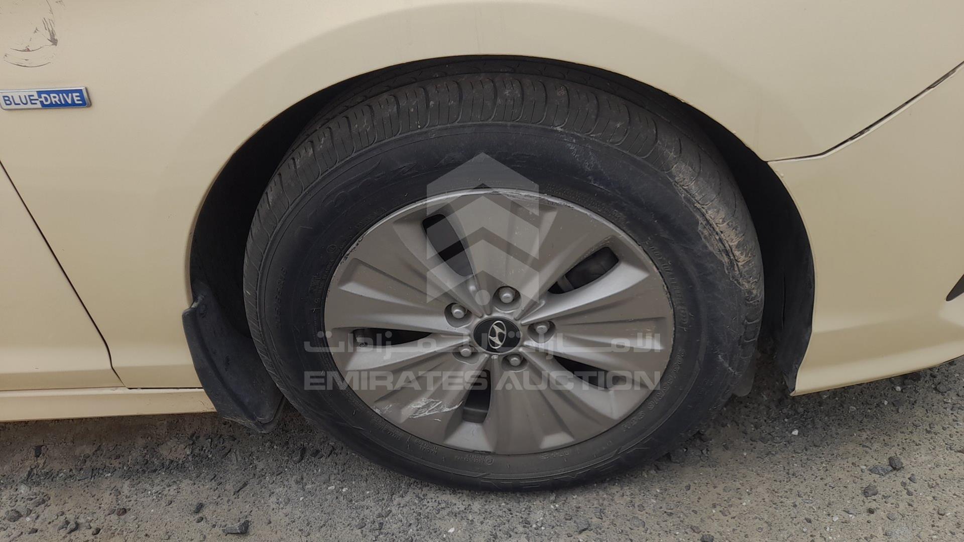 2019 HYUNDAI SONATA VIN: KMHE24136KA092983