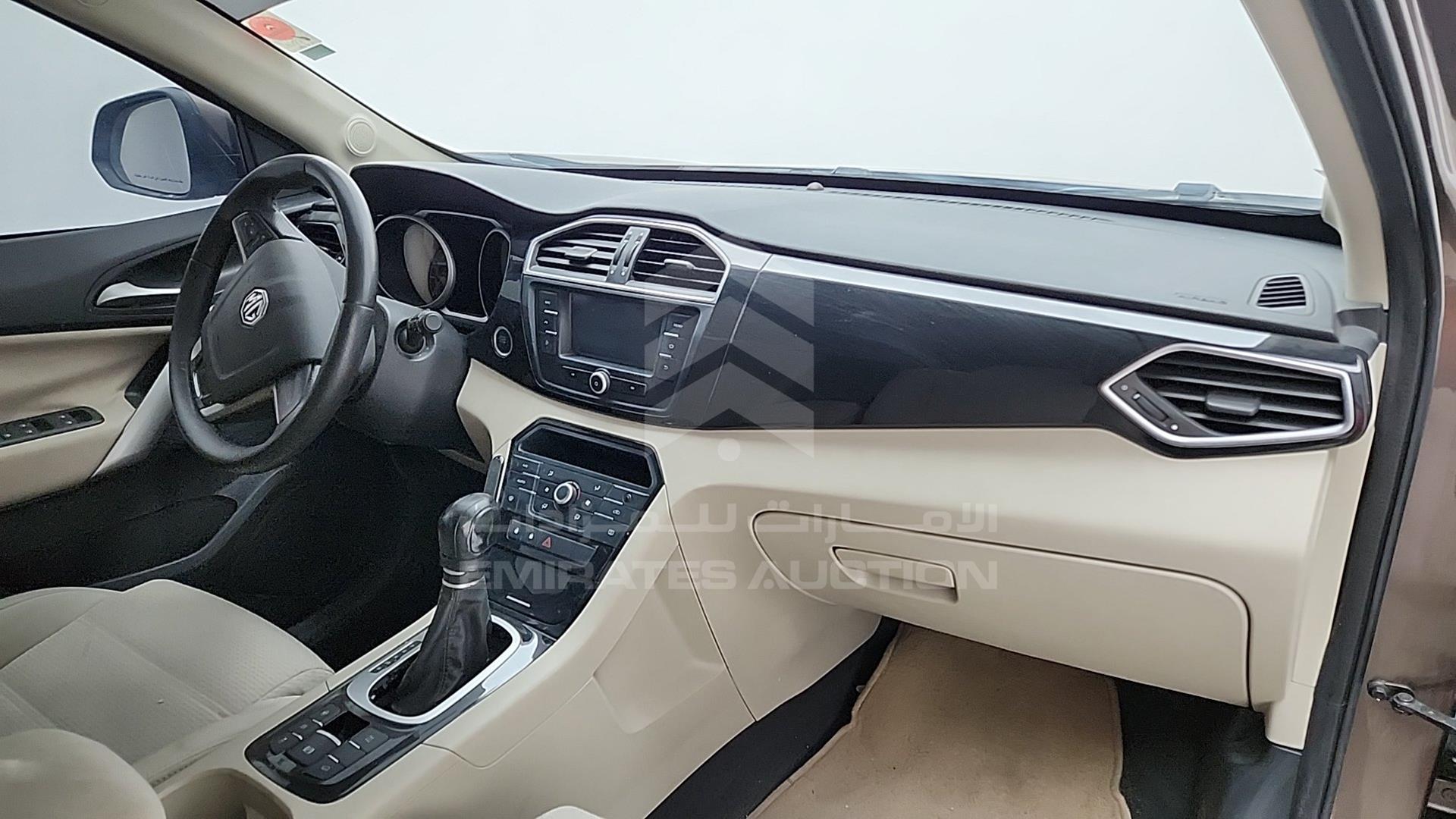 2016 MG GS VIN: LSJA24W34GS012141
