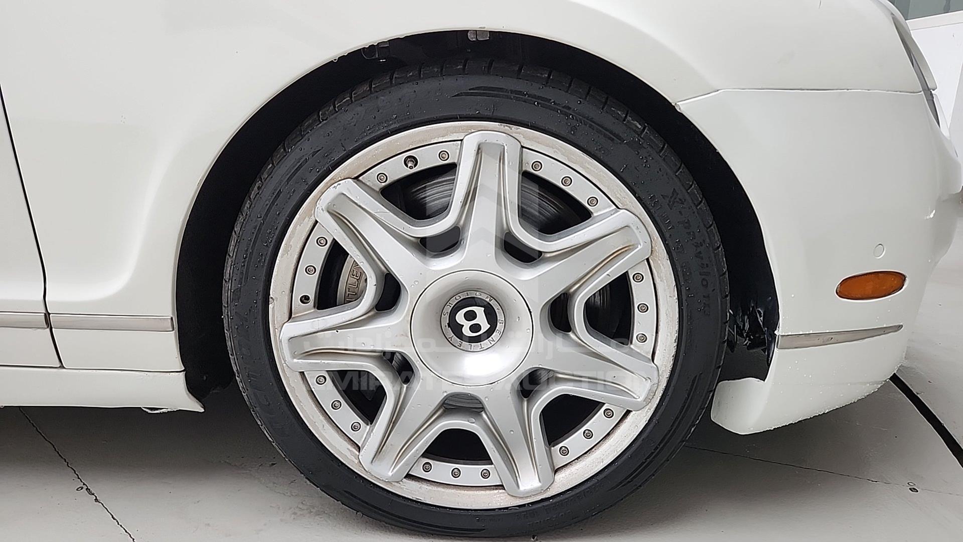 2011 BENTLEY CONTINENTAL VIN: SCBBR9ZA7BC067021