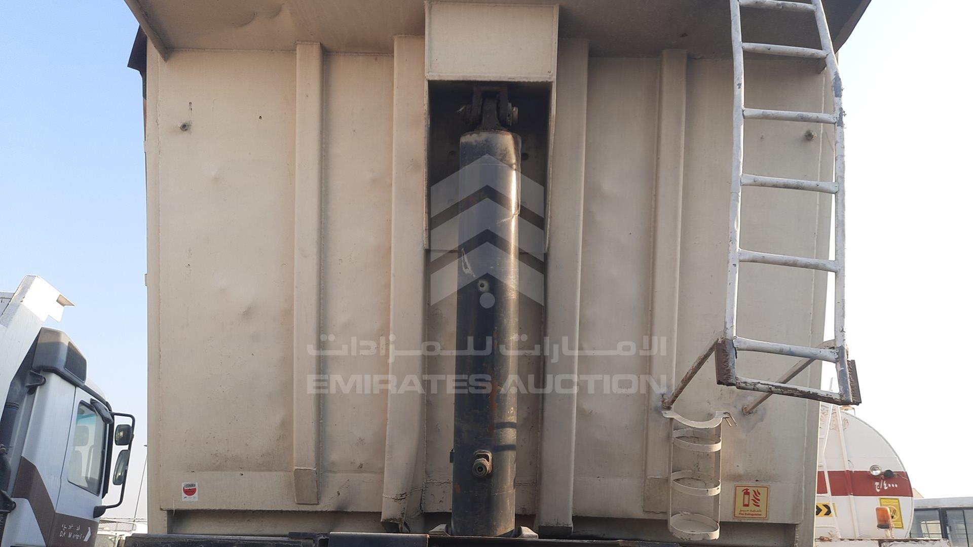 2008 3 AXLES TIPPER TRAILER --- VIN: UAE3S0108R032683