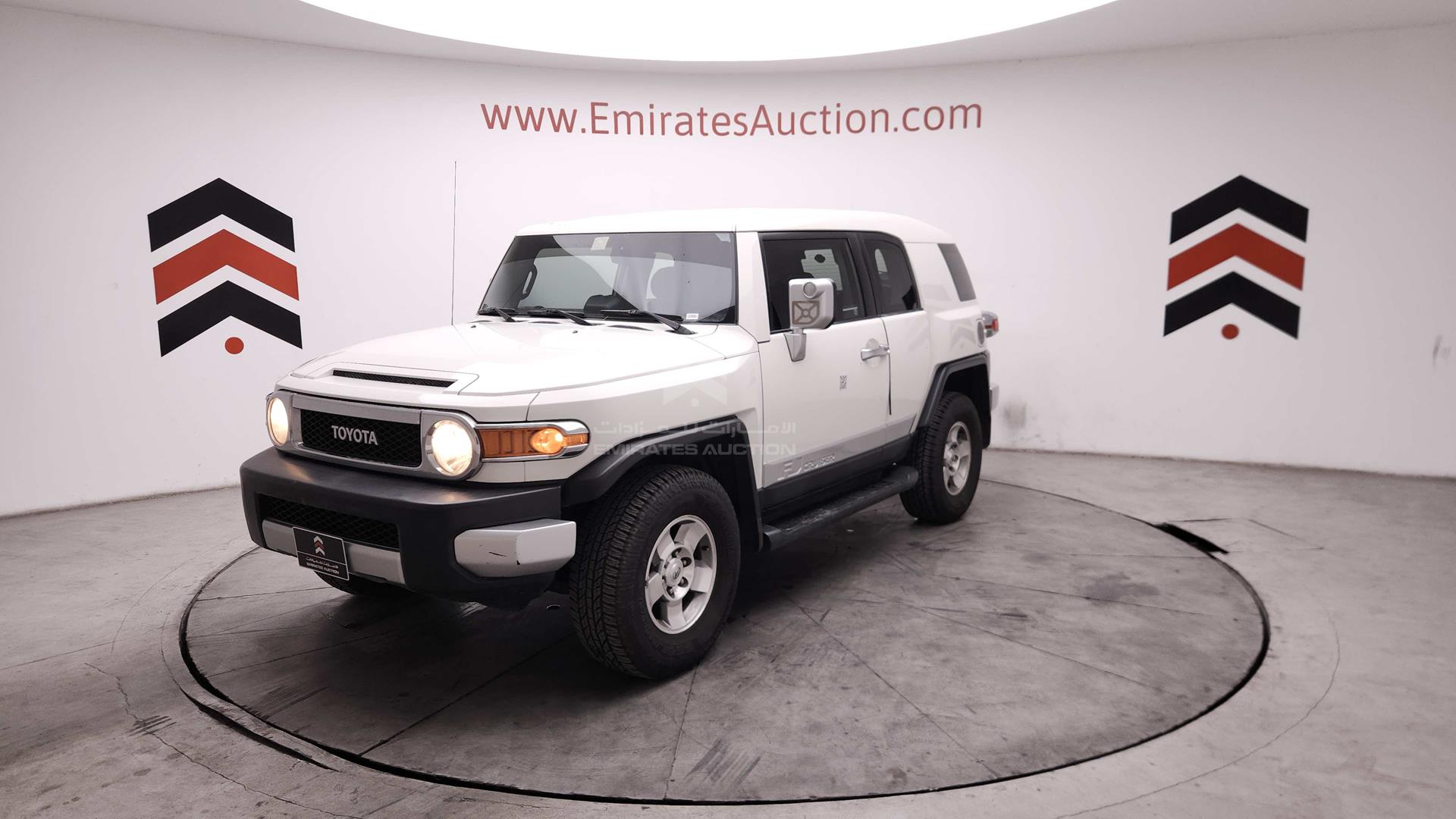 2010 TOYOTA FJ CRUISER VIN: JTEBU11F7AK087211