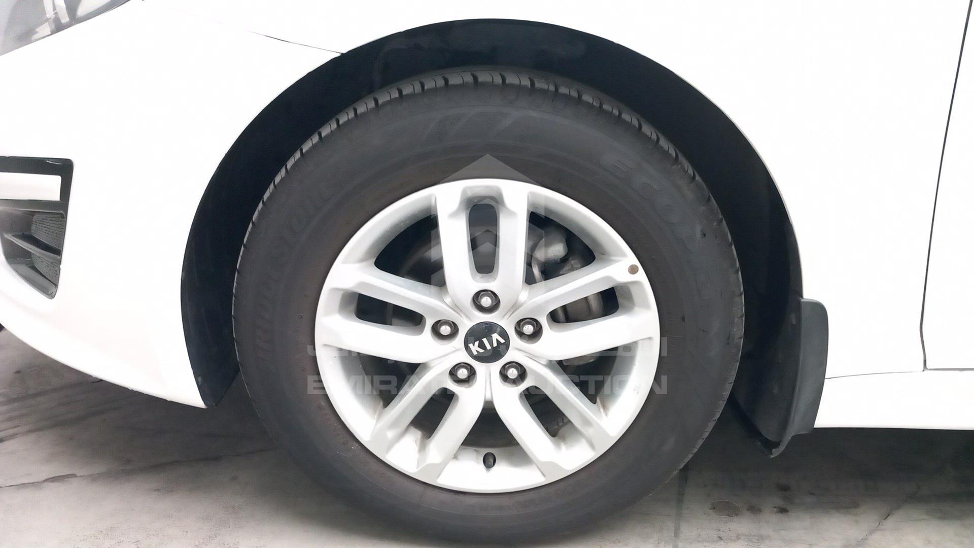 2015 KIA OPTIMA VIN: KNAGM4192F5554592