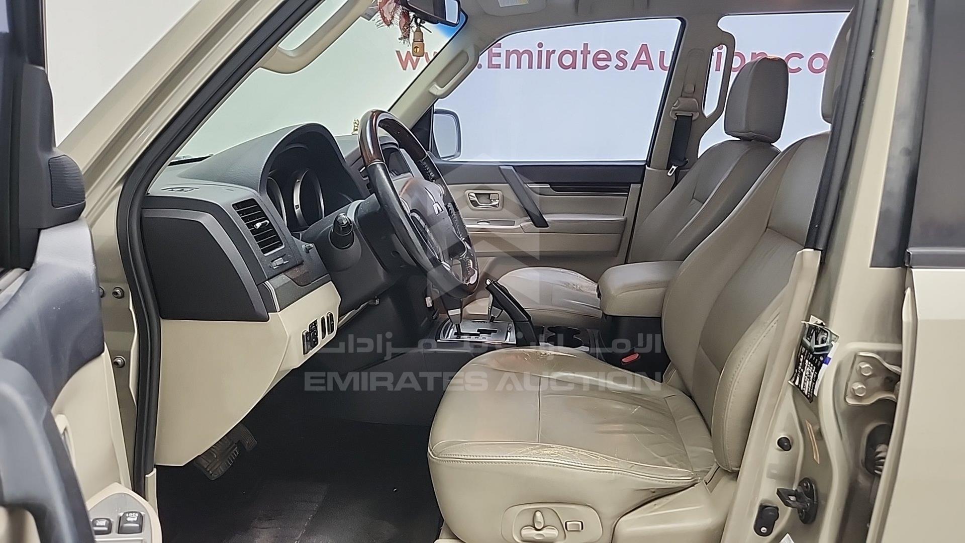 2011 MITSUBISHI PAJERO VIN: JMYLRV95WBJ706502