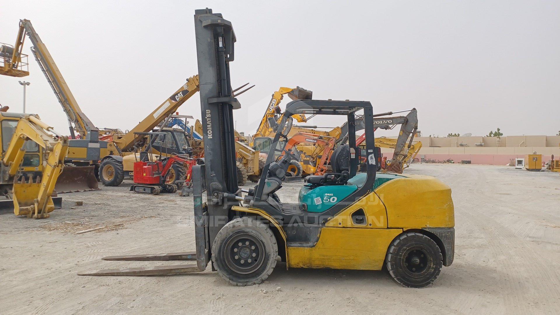 2016 KOMATSU FORKLIFT VIN: M252138087
