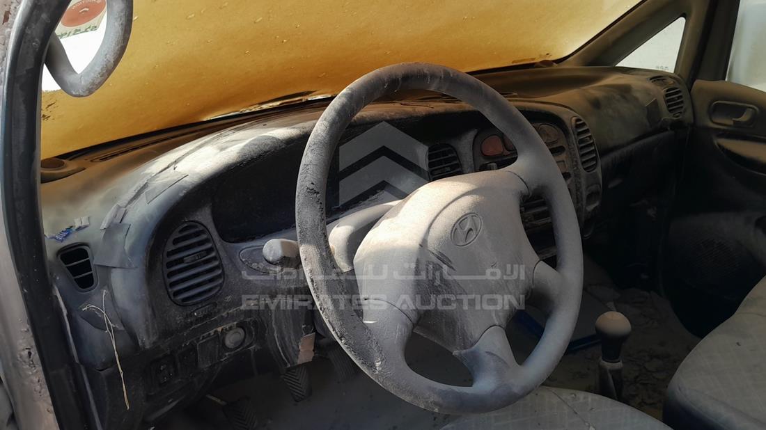 2007 Hyundai H1 — Front Left Driver Dashboard View — Photo 11