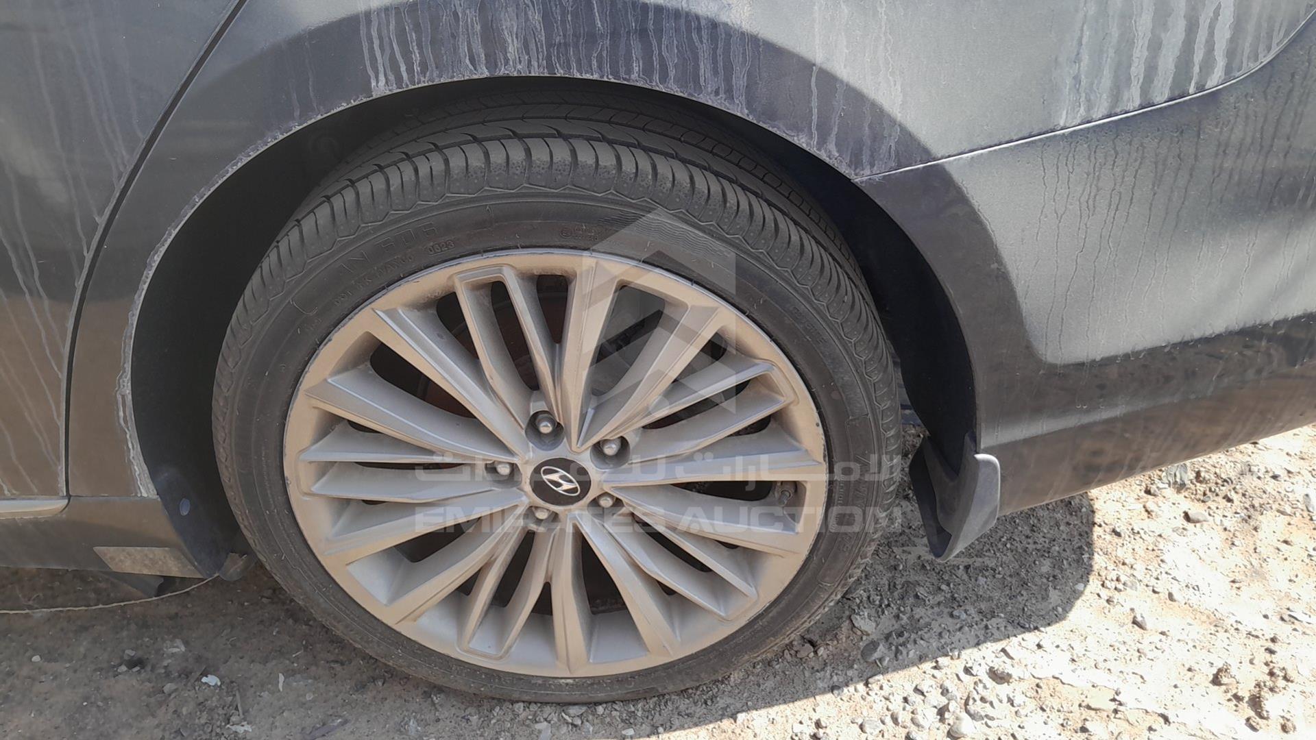 2018 HYUNDAI AZERA VIN: KMHF341F6JA182385