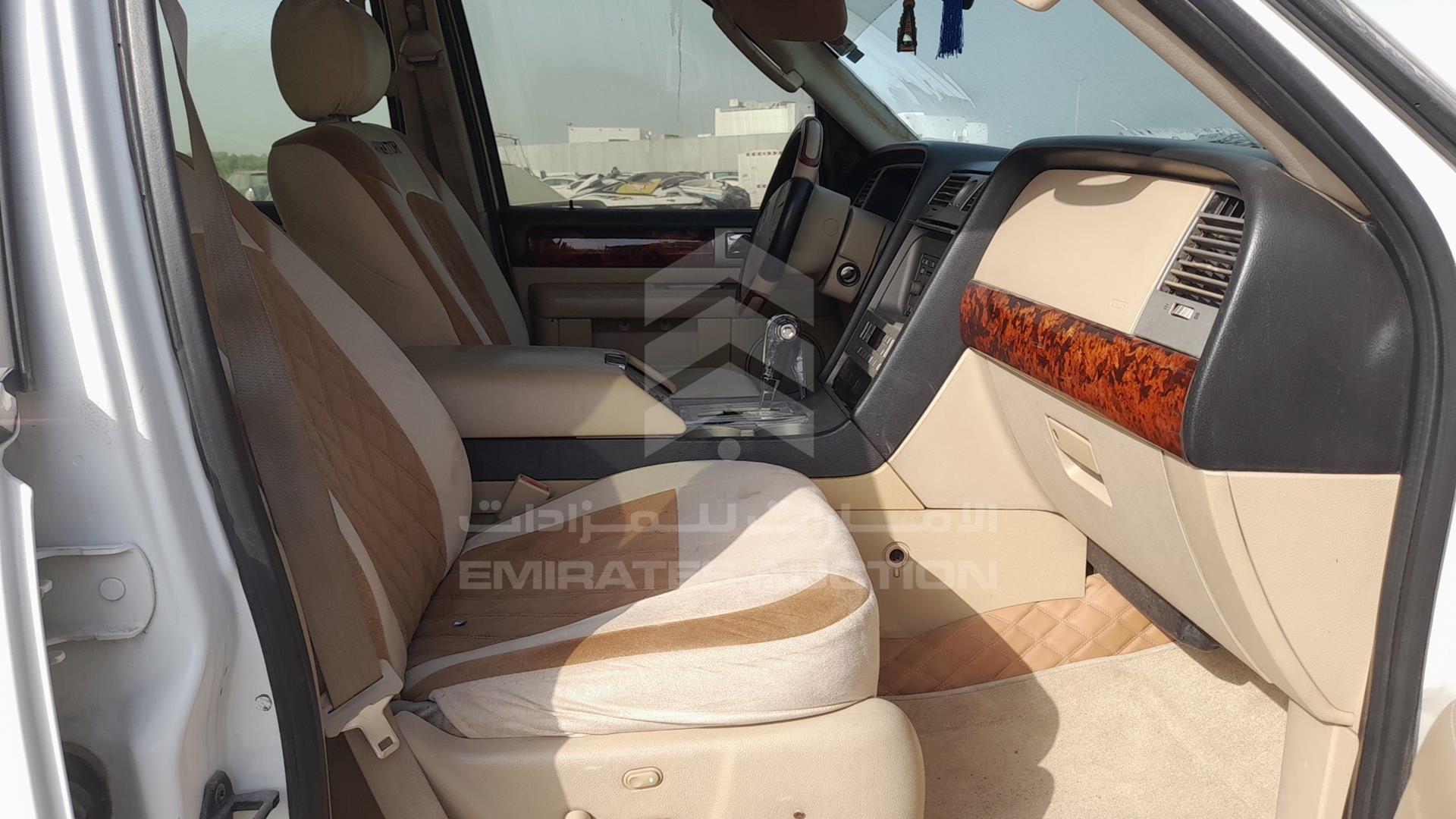 2005 LINCOLN NAVIGATOR VIN: 5LMFU28505LJ23998