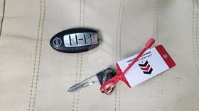 2011 Nissan Quest — Keys — Photo 4 — Thumbnail