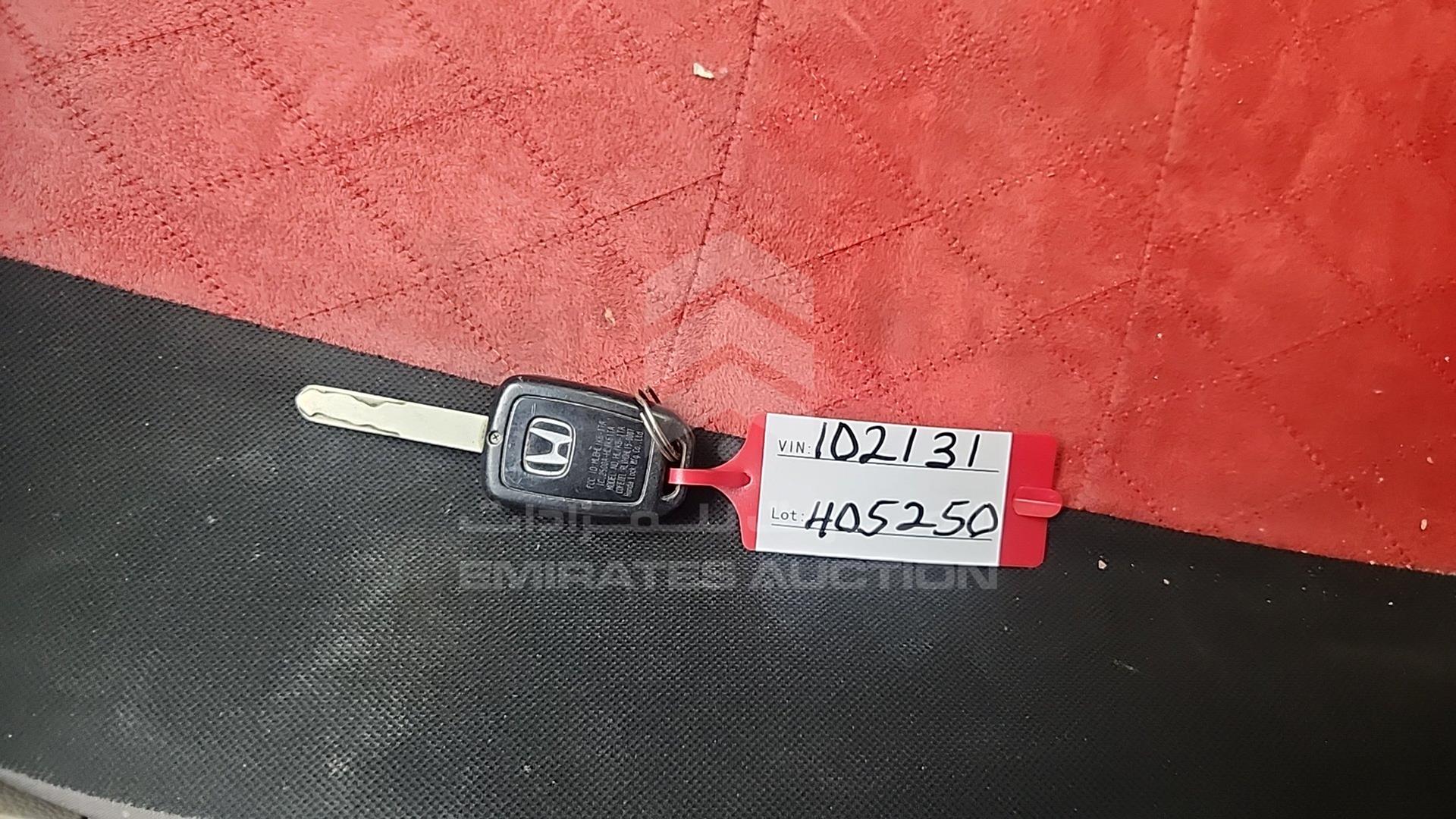 2017 HONDA ACCORD VIN: 1HGCR2F39HA102131