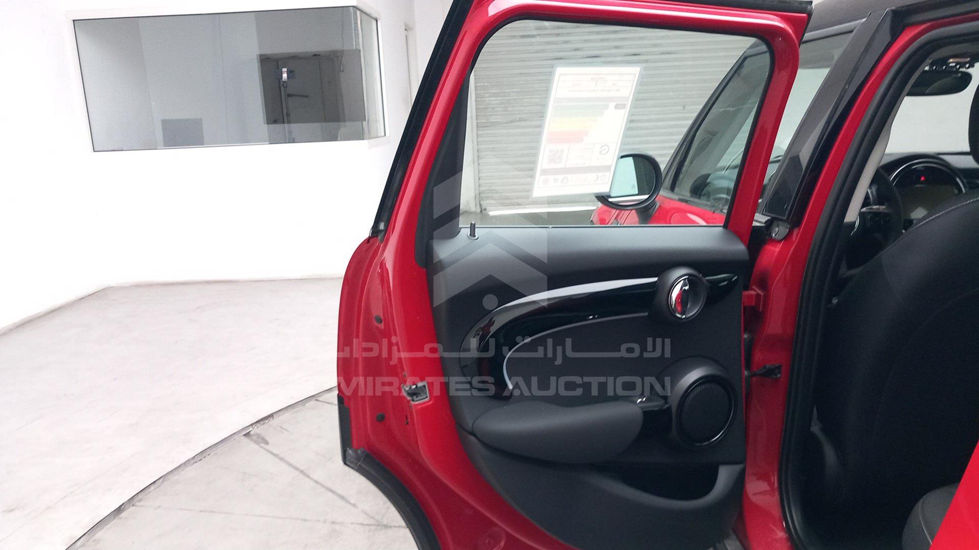 2024 MINI COOPER VIN: WMW31DK06R2V86104
