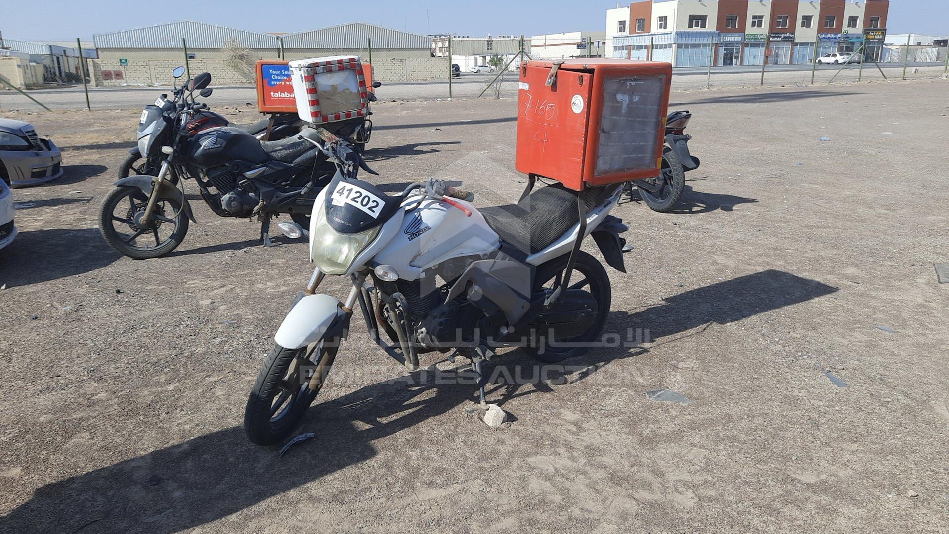 2017 HONDA UNICORN VIN: ME4KC2062H8000180