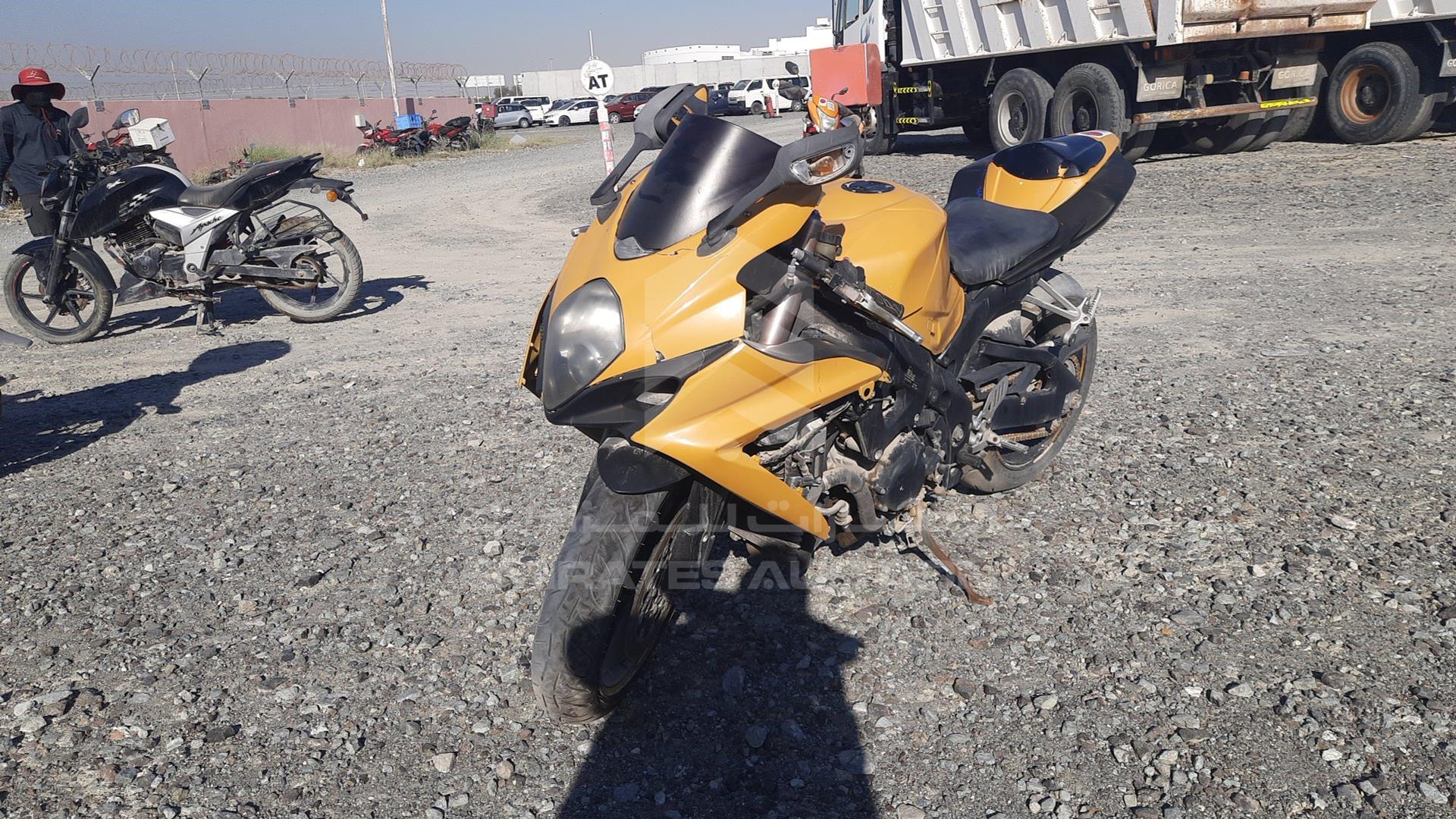 2007 SUZUKI MOTORBIKE VIN: JS1GT77A372108635
