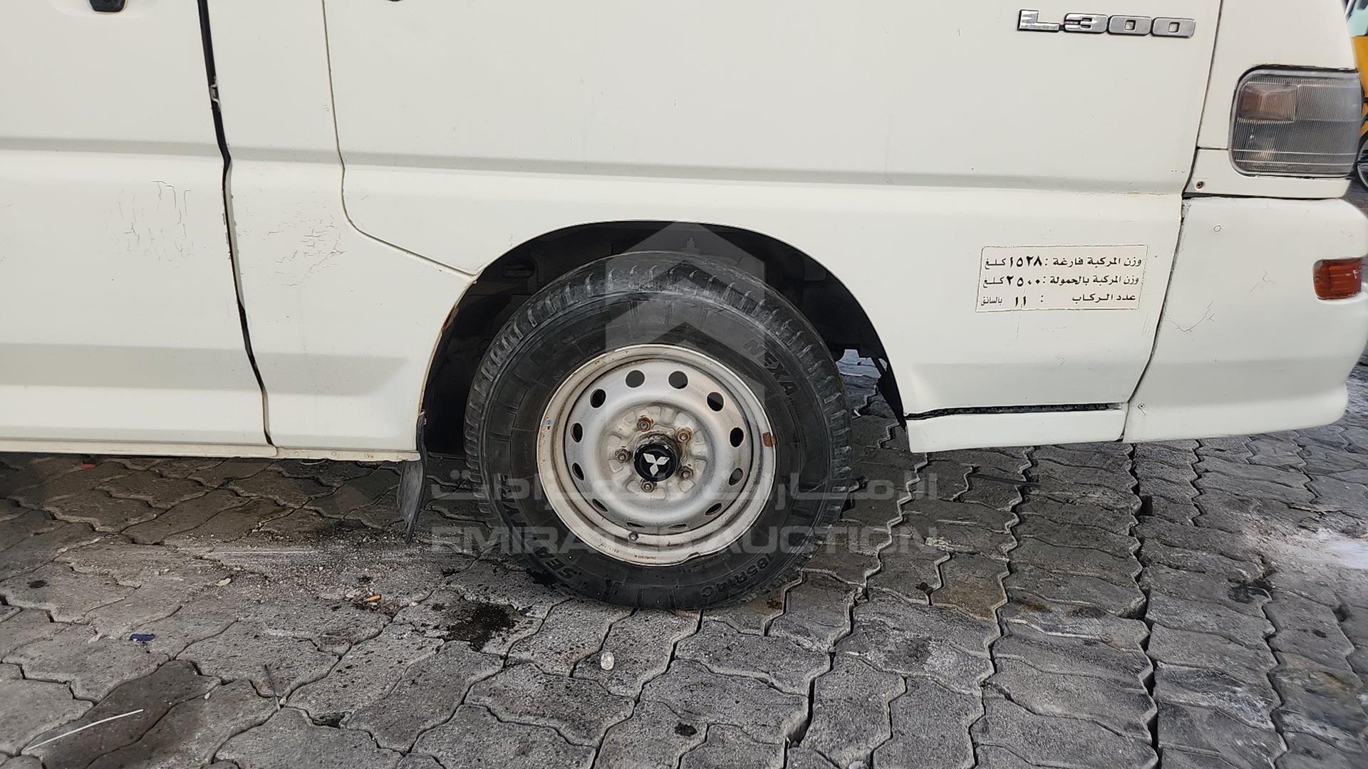 2011 MITSUBISHI L 300 VIN: JMYHNP13WBA700990