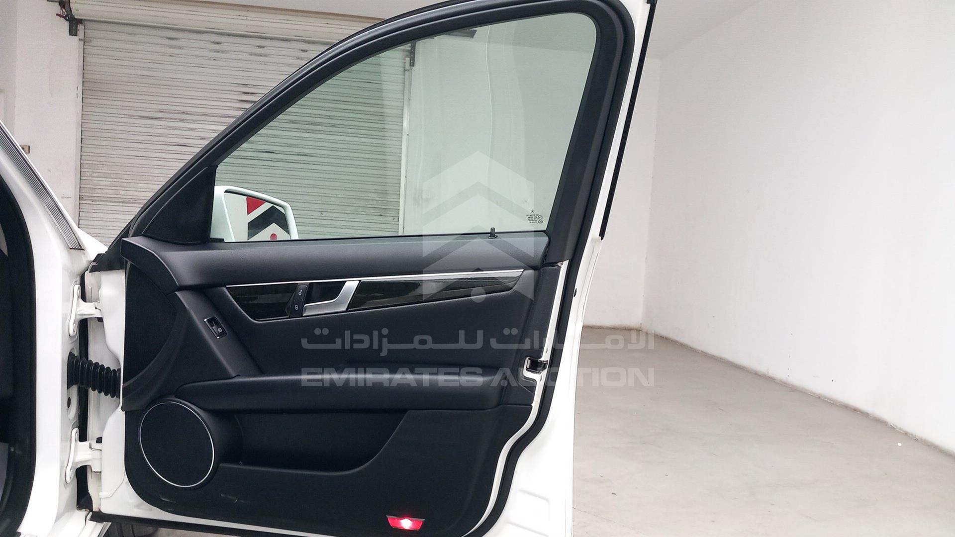 2013 MERCEDES C 200 VIN: WDDGF4JB3DA790095