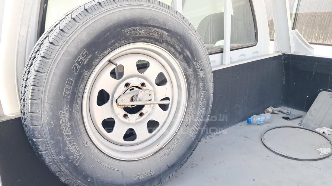 نيسان 2003 — الإطار الاحتياطي — صورة 17