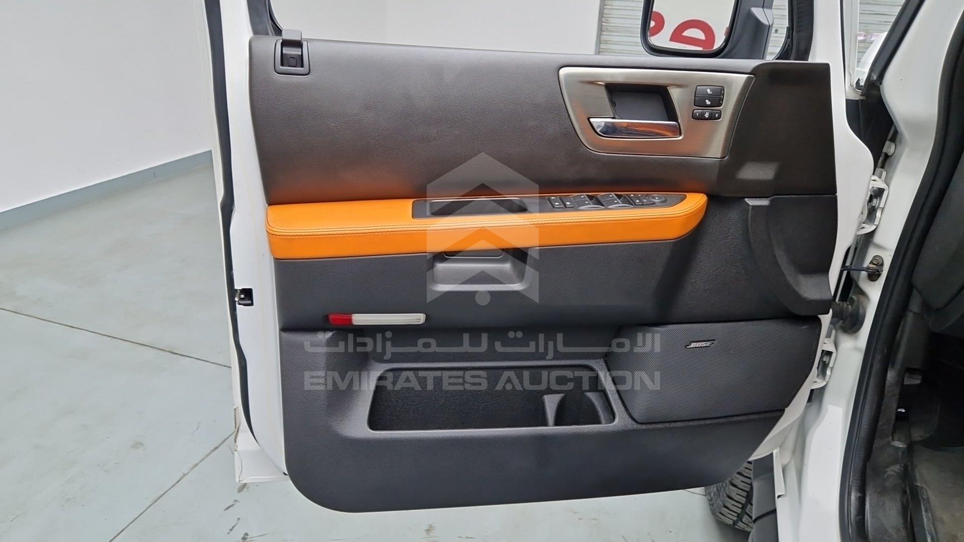2008 HUMMER H2 VIN: 5GRGN23898H105600