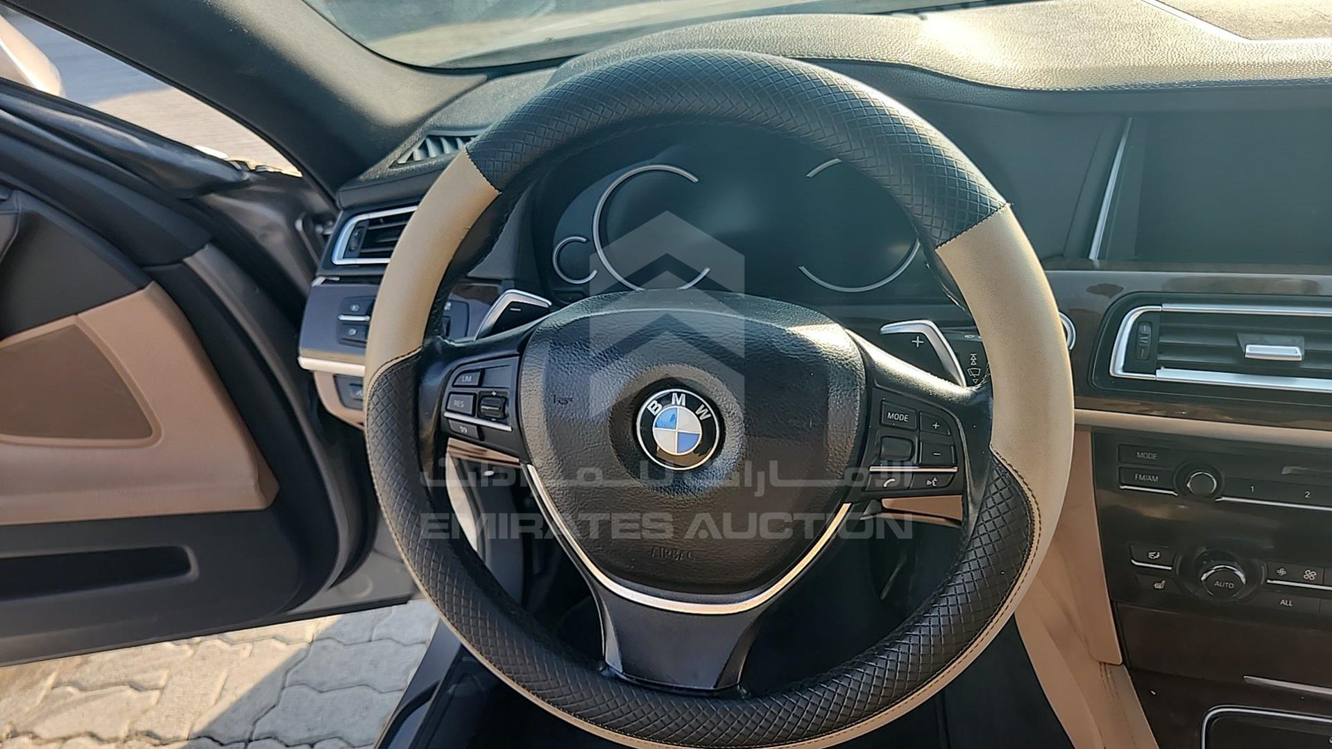 2013 BMW 750 VIN: WBAYE8101DD145934