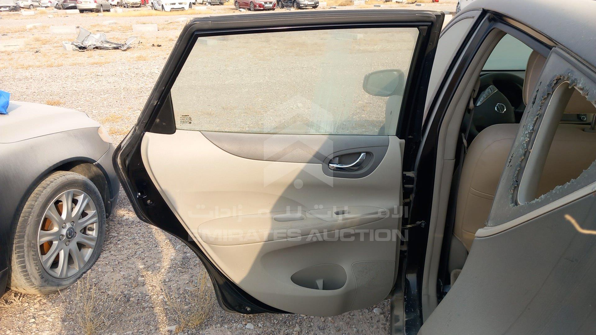 2015 NISSAN TIIDA VIN: MNTBC2C94F6006632