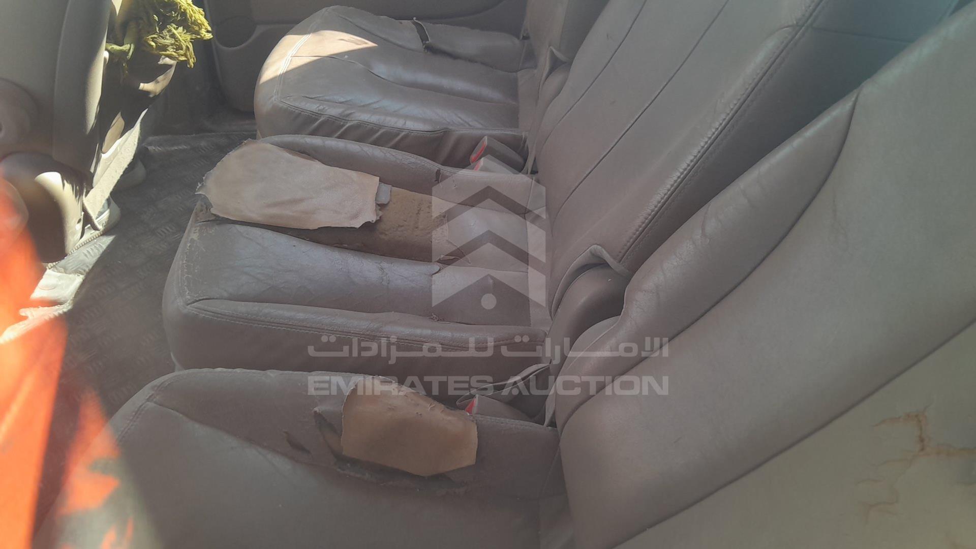 2011 KIA CARNIVAL VIN: KNAMH8177B6386899