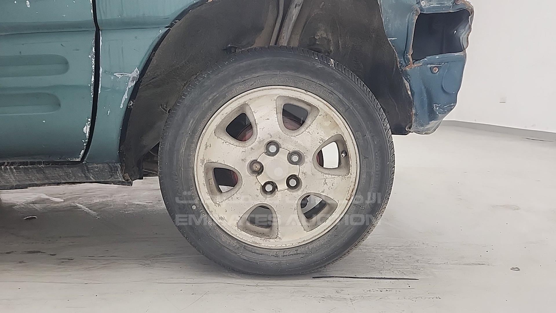1994 TOYOTA RAV-4 VIN: SXA100010495
