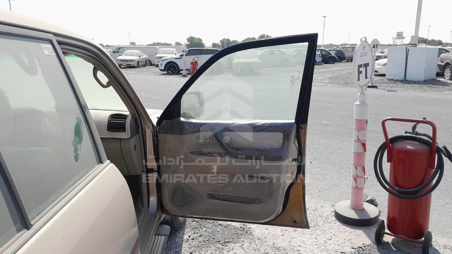 2004 TOYOTA LAND CRUISER VIN: JTEHJ09JX45090001