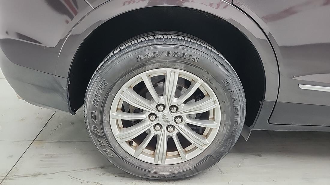 2017 Cadillac XT 5 — Rear Right Tyre — Photo 37
