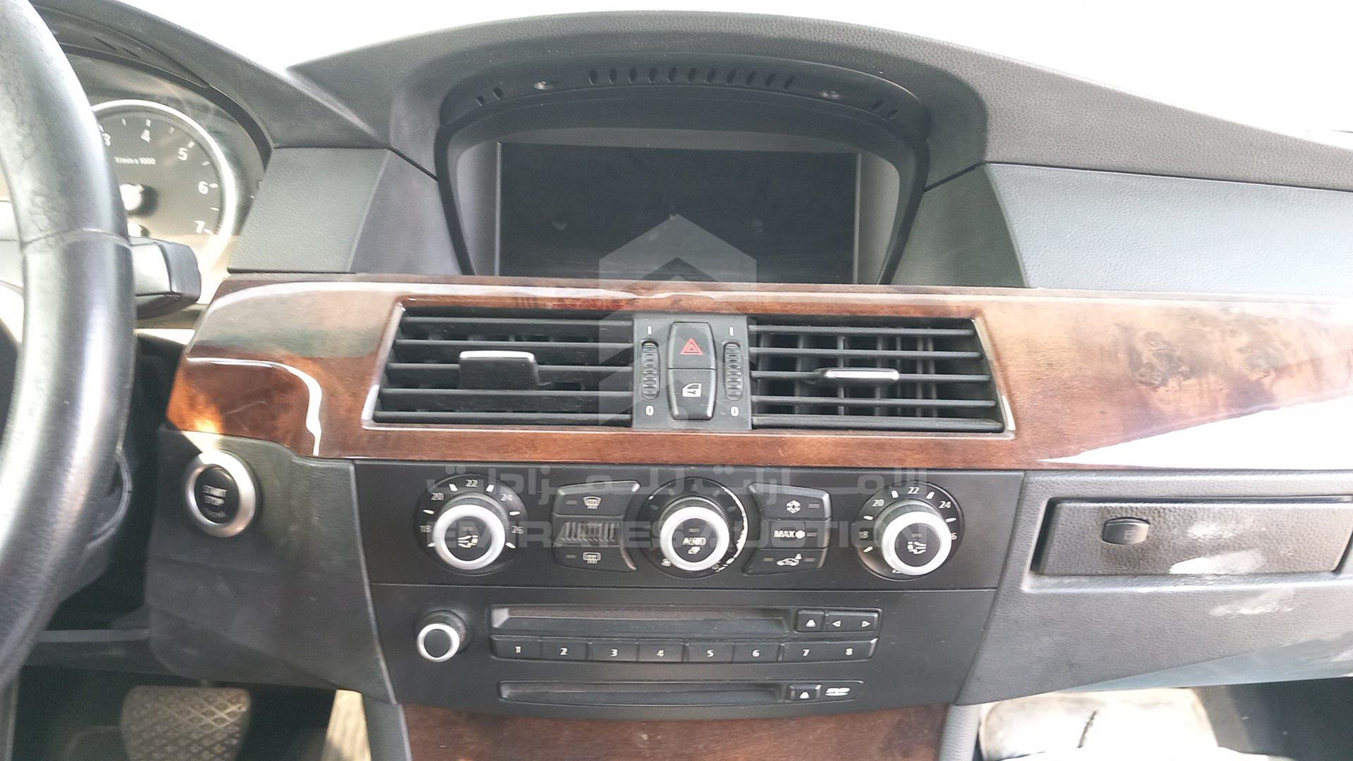 2009 BMW 530 VIN: WBANU91069CT28240