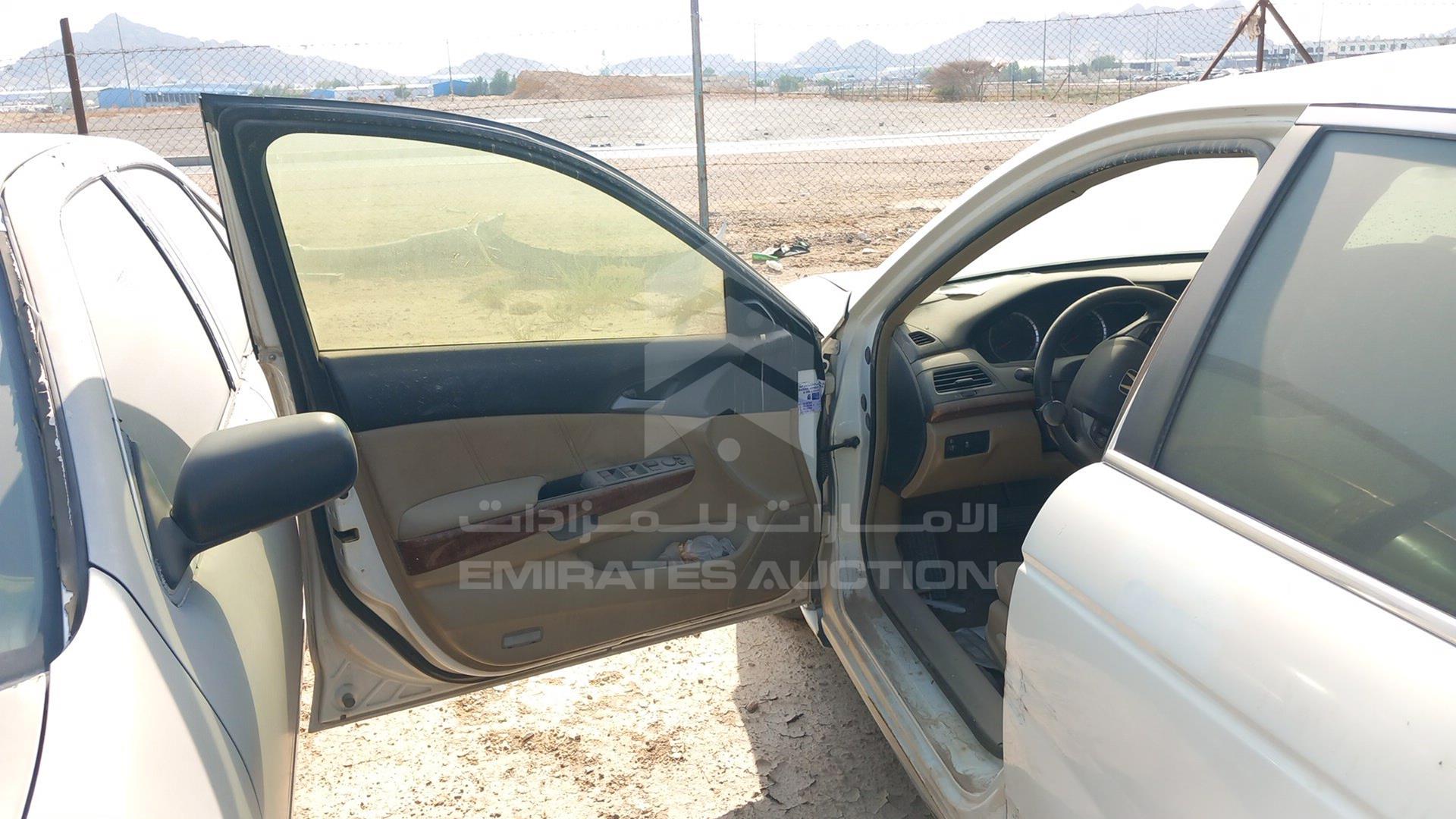 2011 HONDA ACCORD VIN: JHMCP2673BC405164