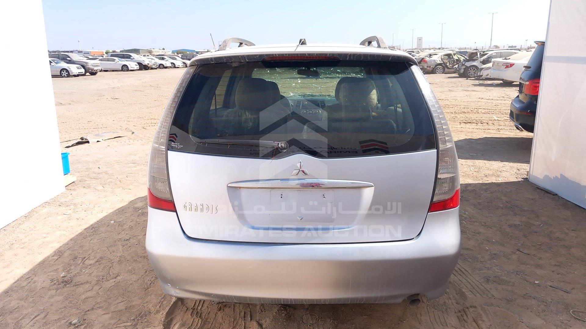 2007 MITSUBISHI GRANDIS VIN: JMYLRNA4W7Z700700