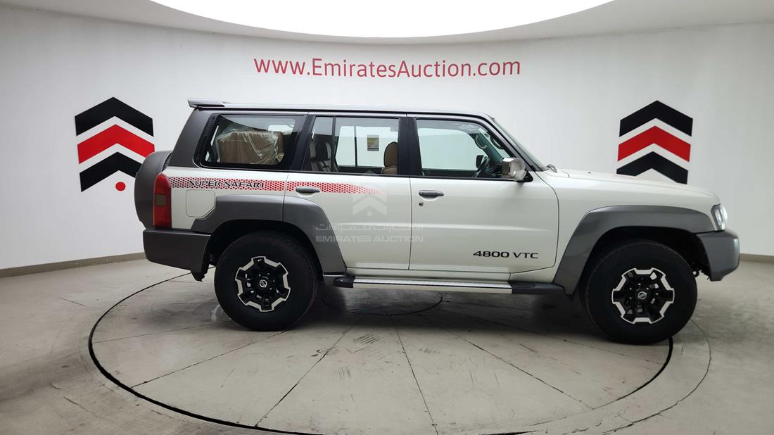 2020 Nissan Patrol — Right Full View — Photo 35