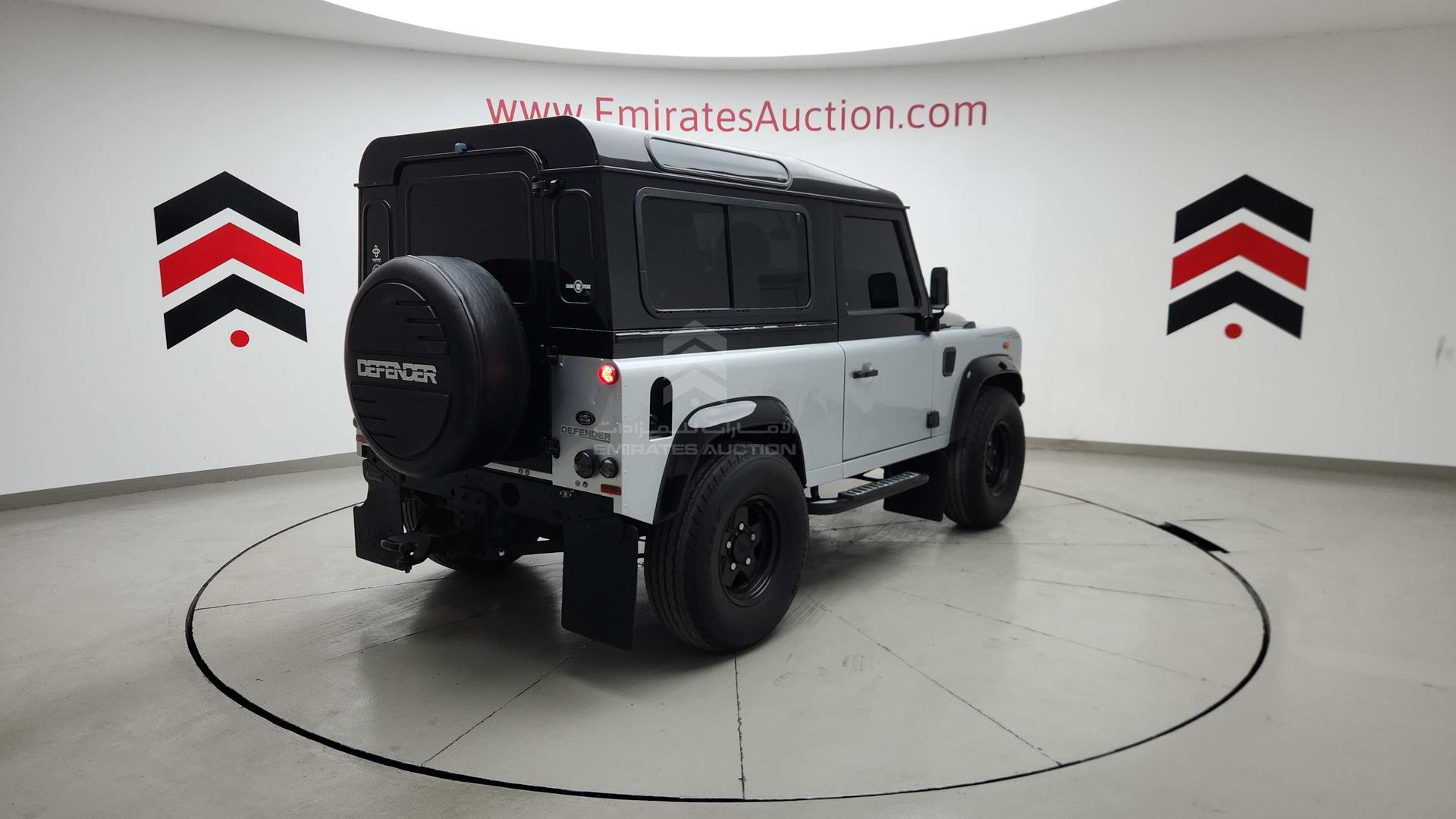 2010 LAND ROVER DEFENDER VIN: SALLDVBS8AA794793