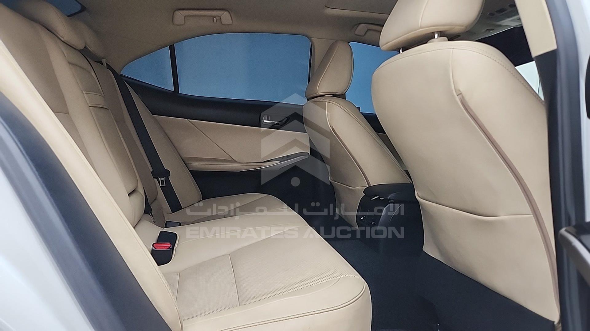 2016 LEXUS IS 200 VIN: JTHBA1D22G5005414
