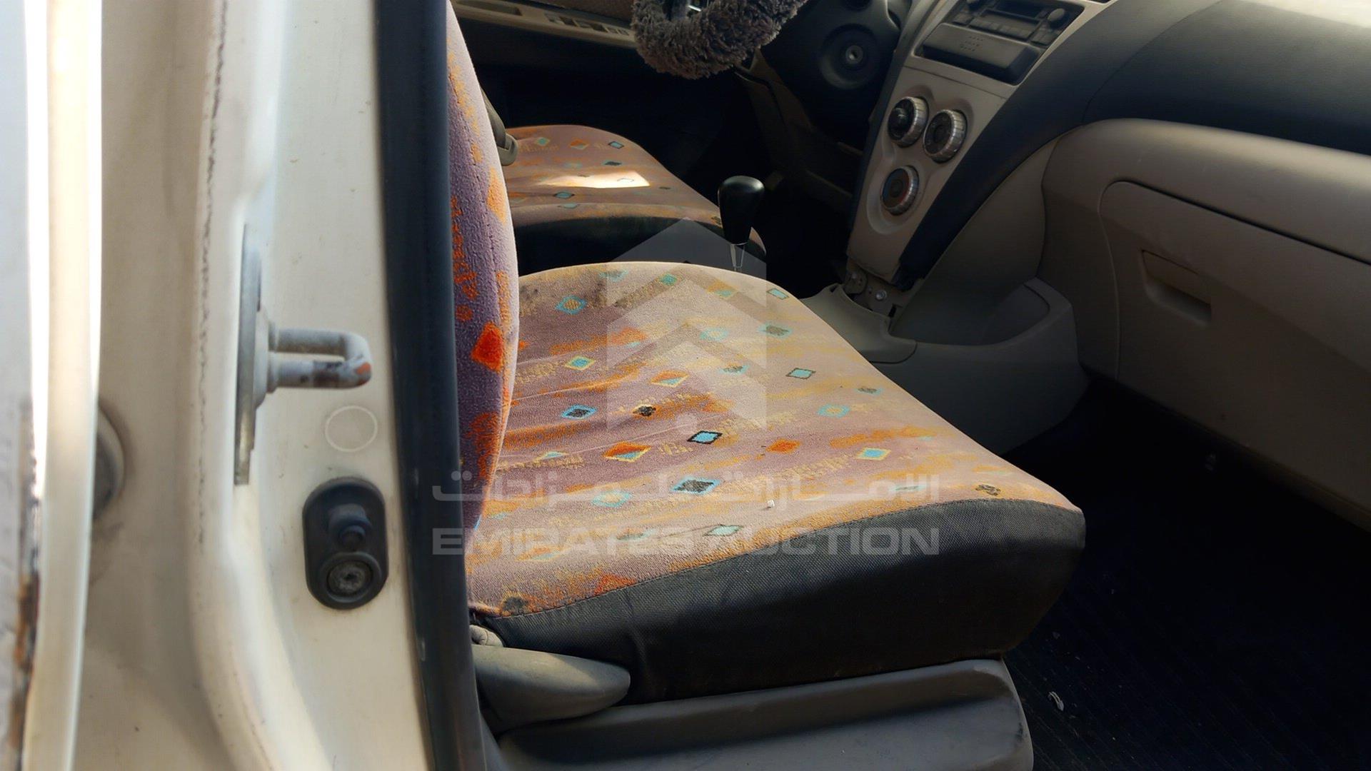 2007 TOYOTA YARIS VIN: JTDBW923X71057071