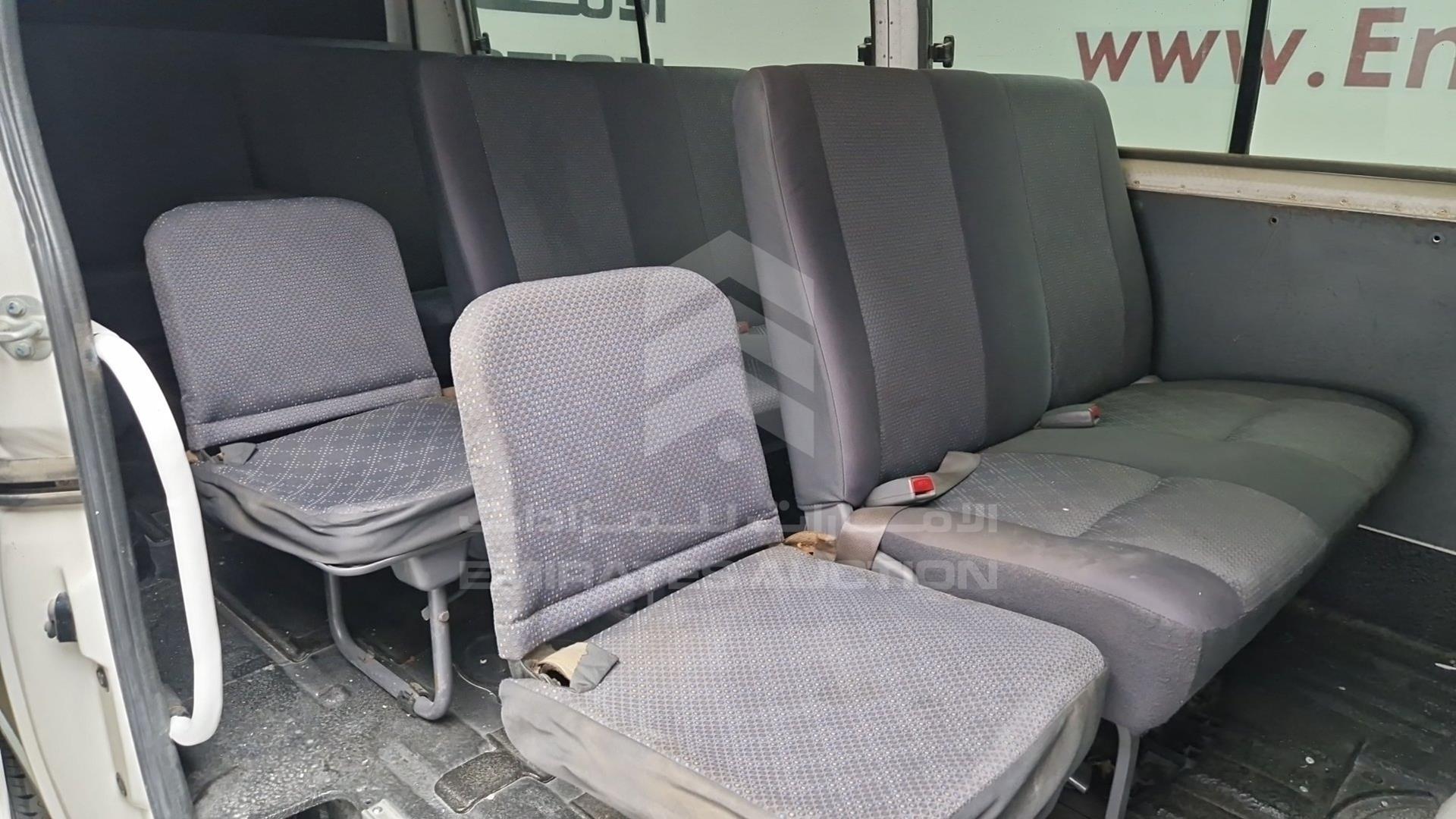 2010 NISSAN URVAN VIN: JN6AE54SXAX020664