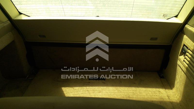 SALGA2DF9GA260951 Auction: EmiratesAuction Lot: 408501 SALGA2DF9GA260951 Range Rover Vogue 2016 BLACK Photo 19