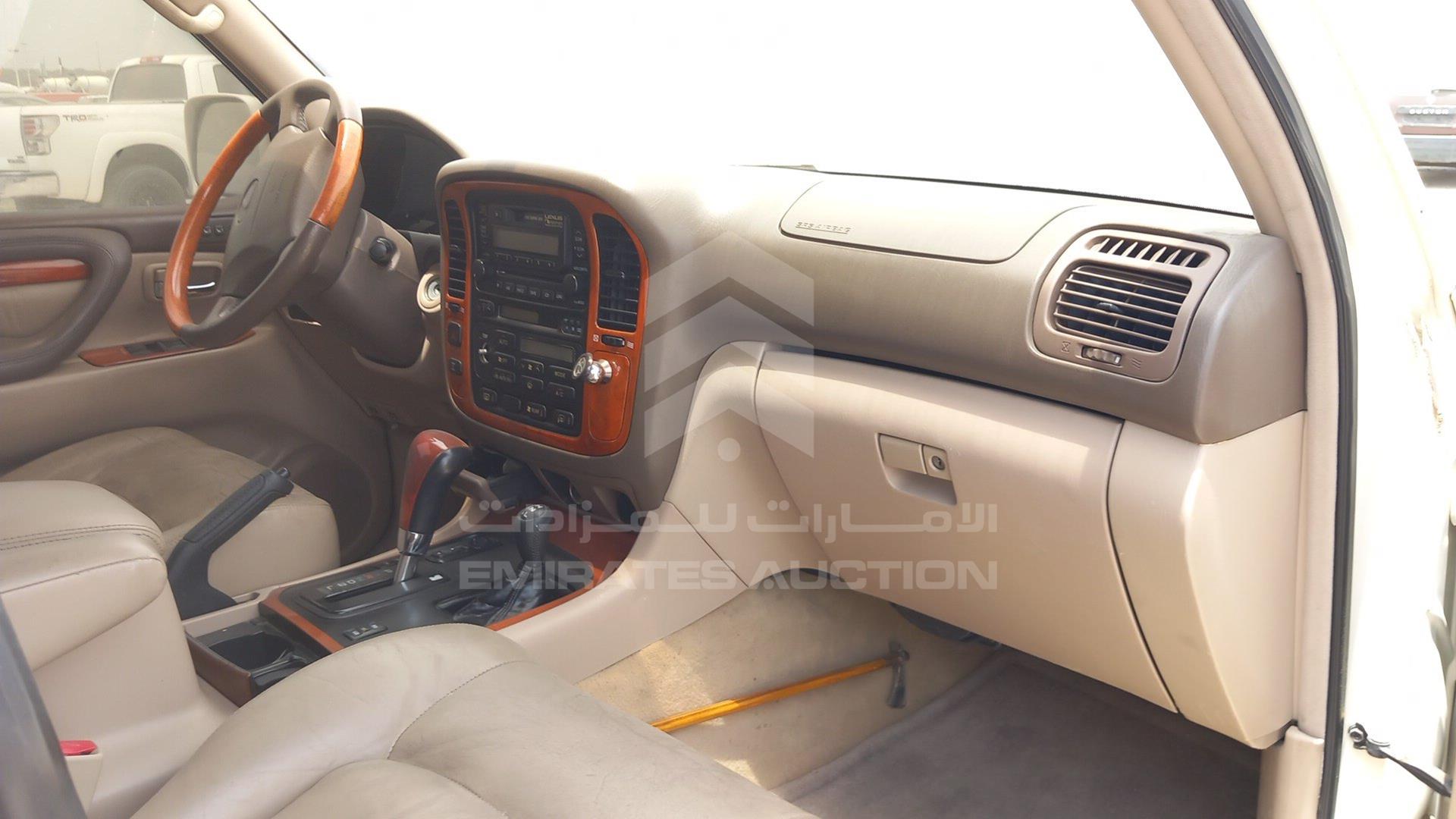 2000 LEXUS LX 470 VIN: JT6HT00W1Y0112100