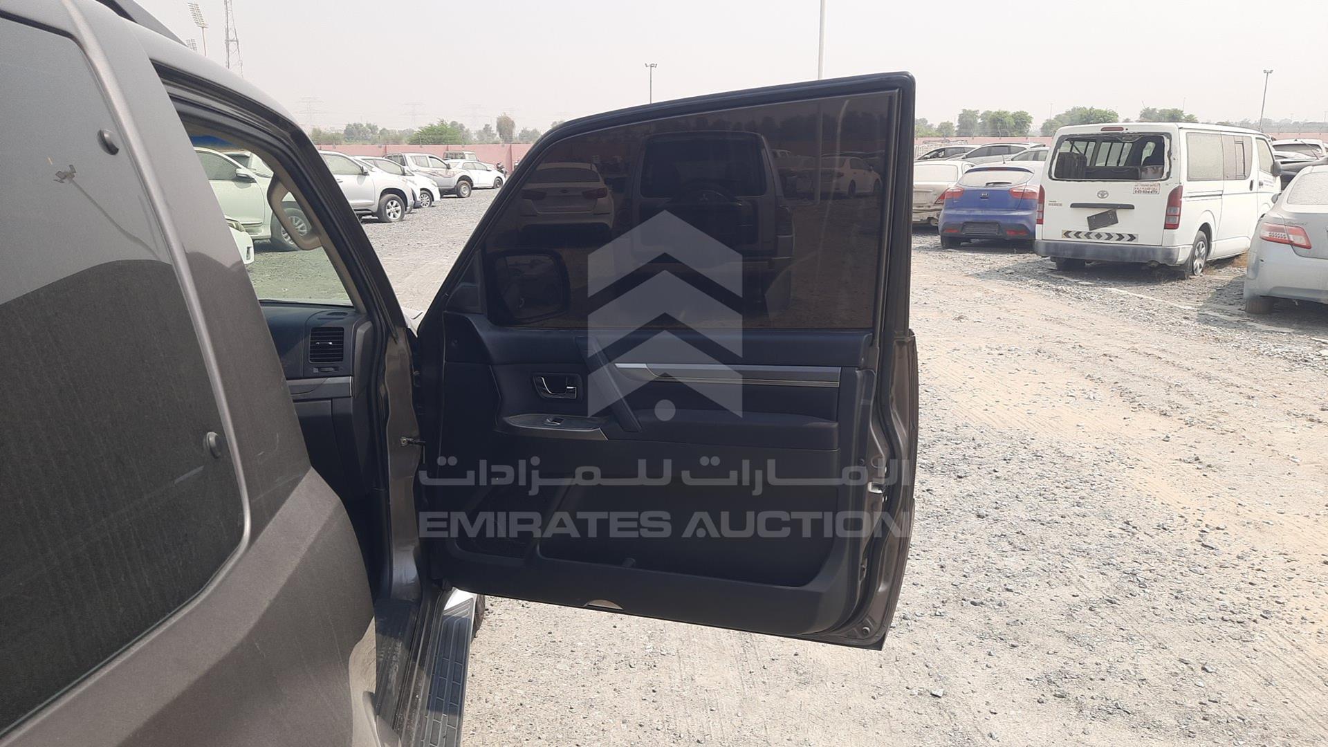 2016 MITSUBISHI PAJERO VIN: JMYMRV85WGJ725010