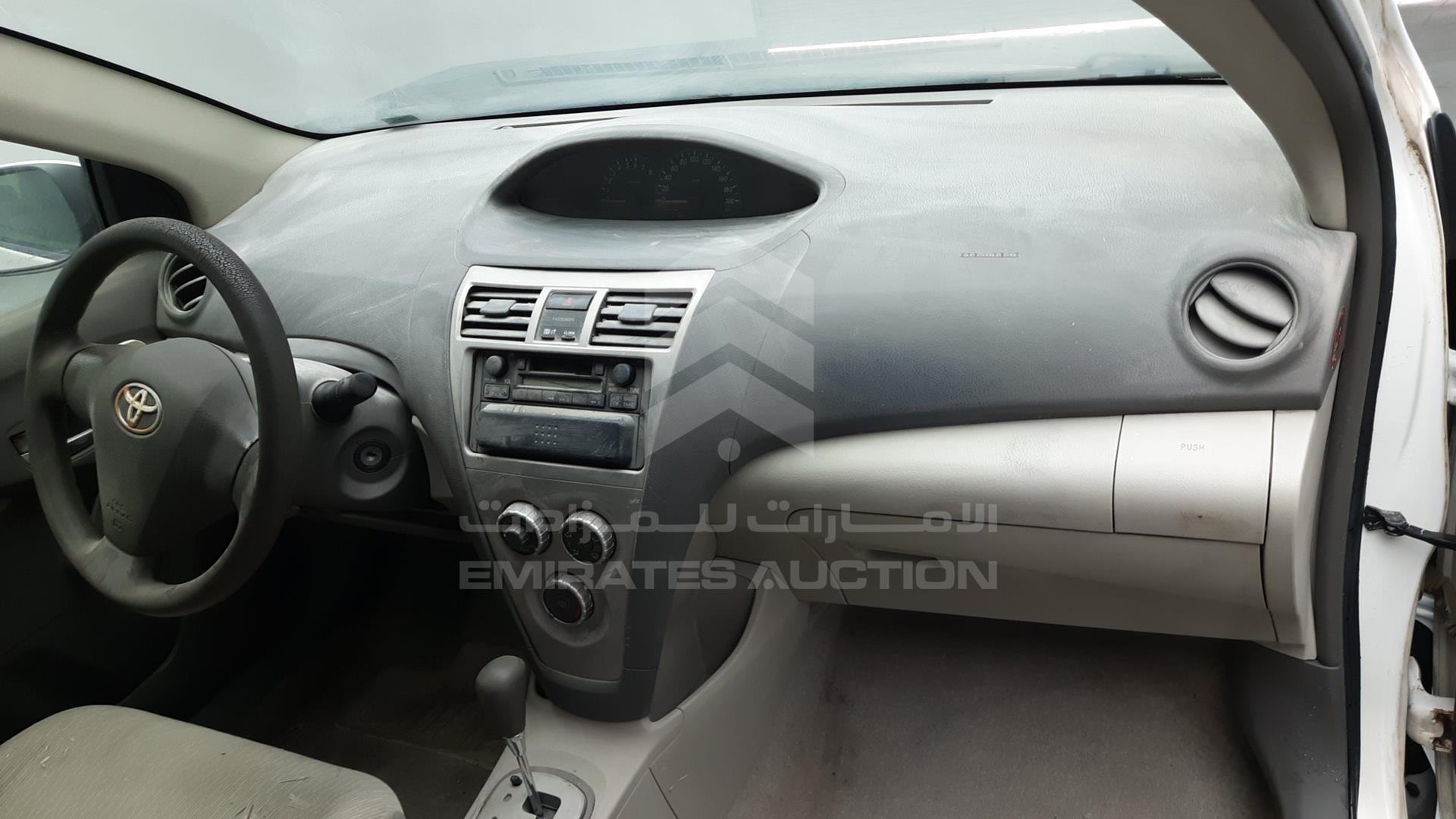 2010 TOYOTA YARIS VIN: JTDBW9232A1188342