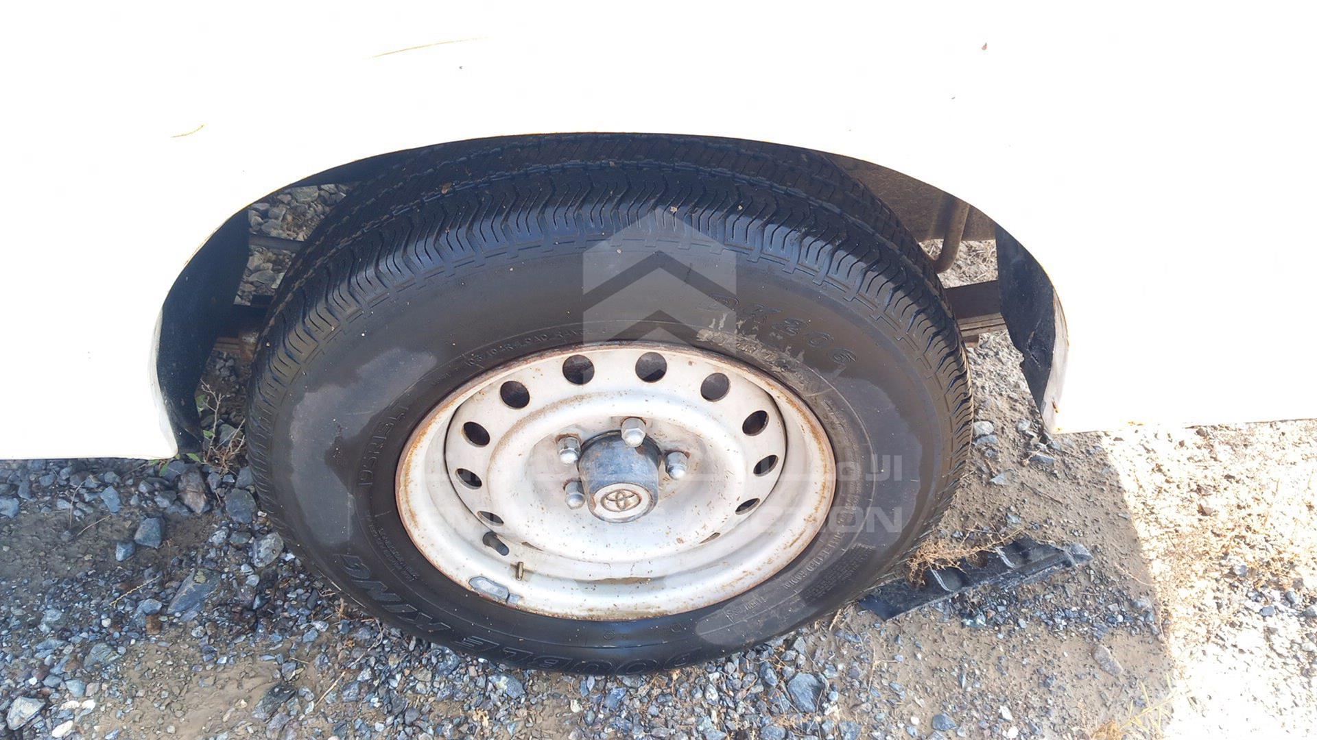 2000 TOYOTA HIACE VIN: JT4ZA1191Y0035729