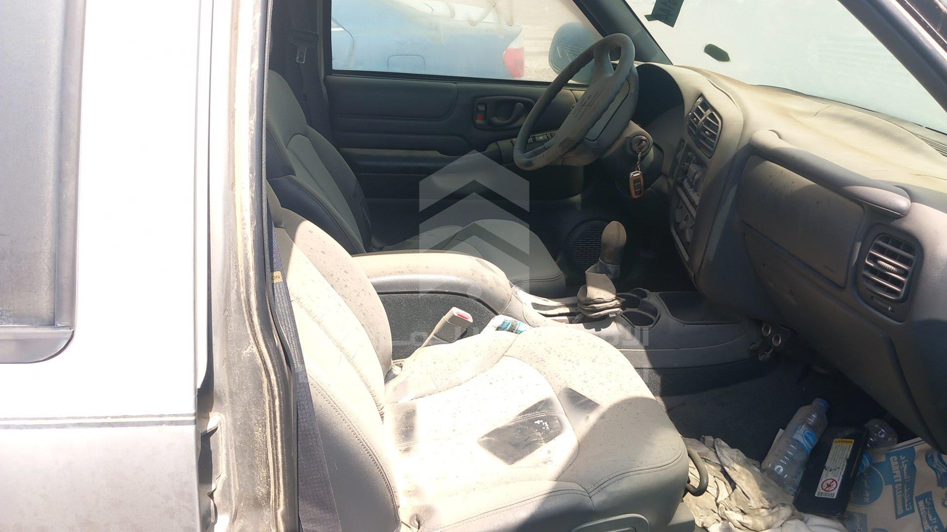 1998 CHEVROLET BLAZER VIN: 1GNDT13W7WK202143