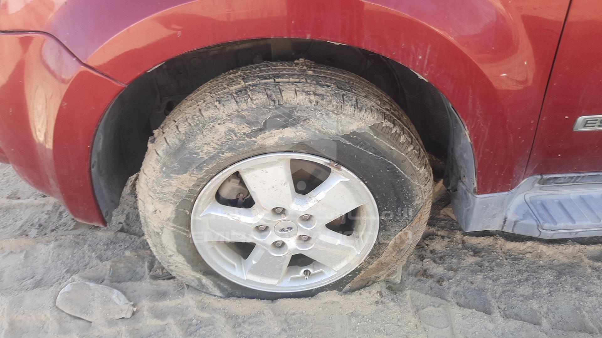 2008 FORD ESCAPE VIN: 1FMCU92158KA58936