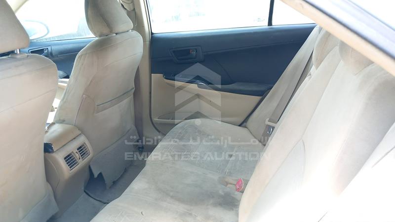 6T1BF9FK0CX386855 Auction: EmiratesAuction Lot: 403871 6T1BF9FK0CX386855 Toyota Camry 2012 WHITE Photo 21