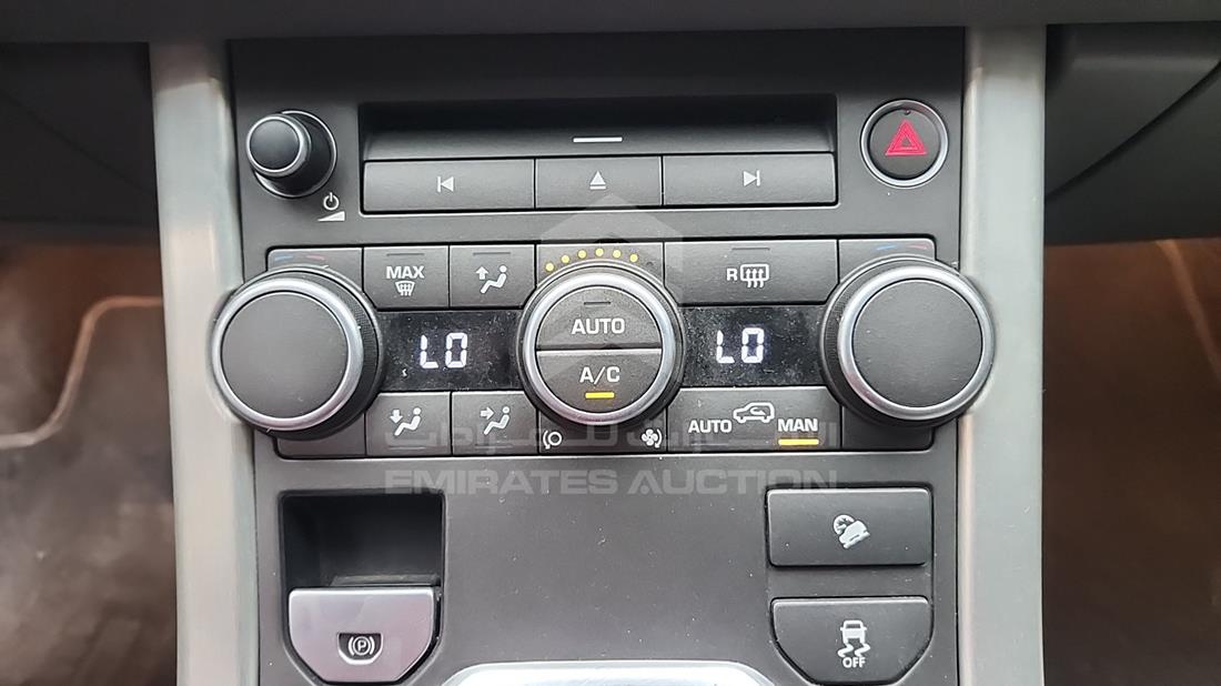 2016 Range Rover Evoque — Entertainment Systems & Camera Monitor & Navigation — Photo 19