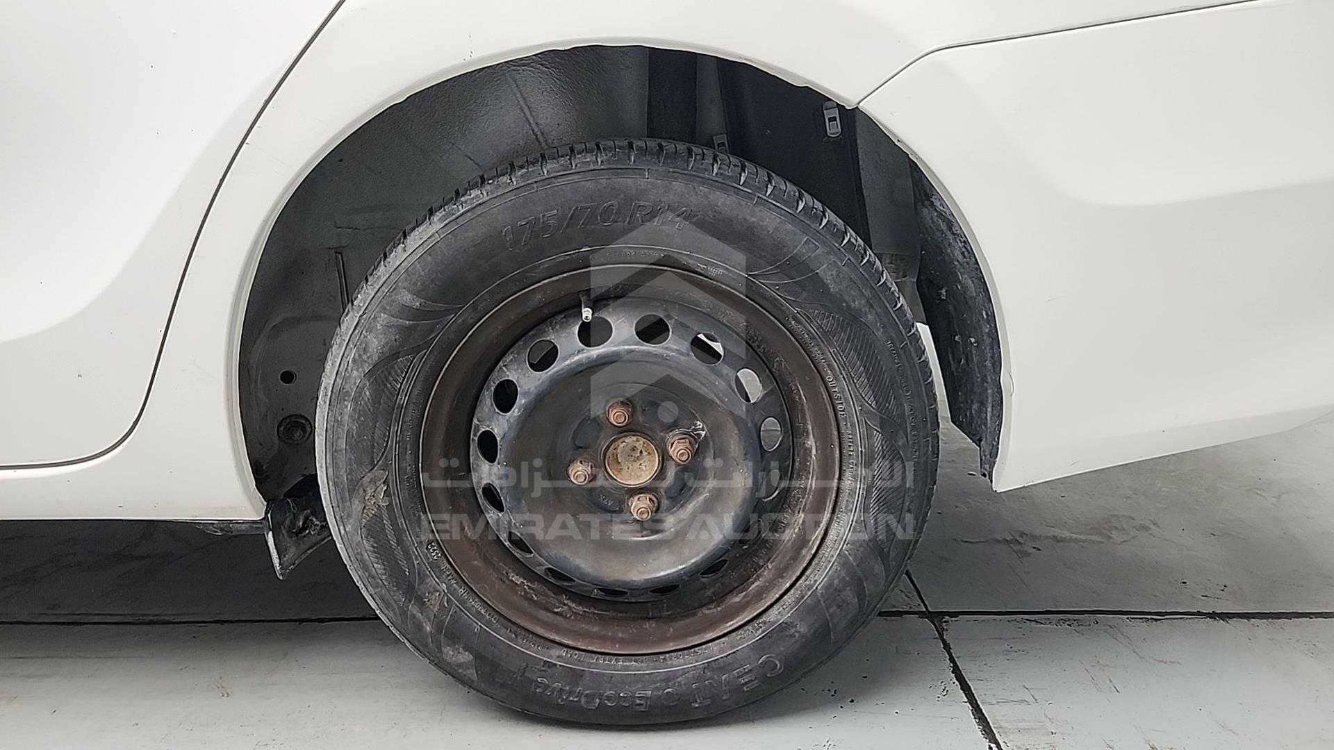 2015 TOYOTA YARIS VIN: MHFBT9F32F6026857