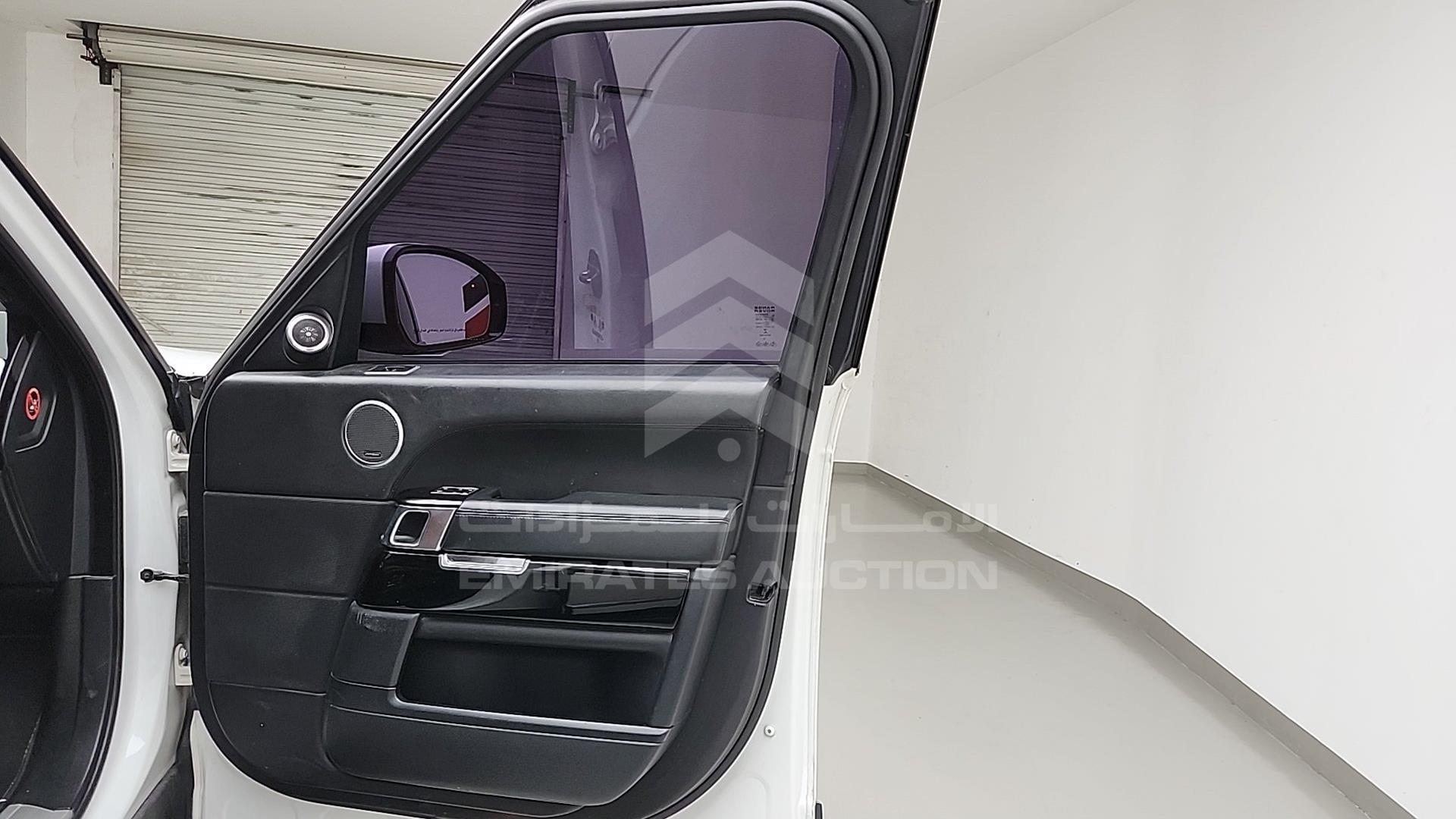 2015 RANGE ROVER VOGUE VIN: SALGA2EF2FA200250