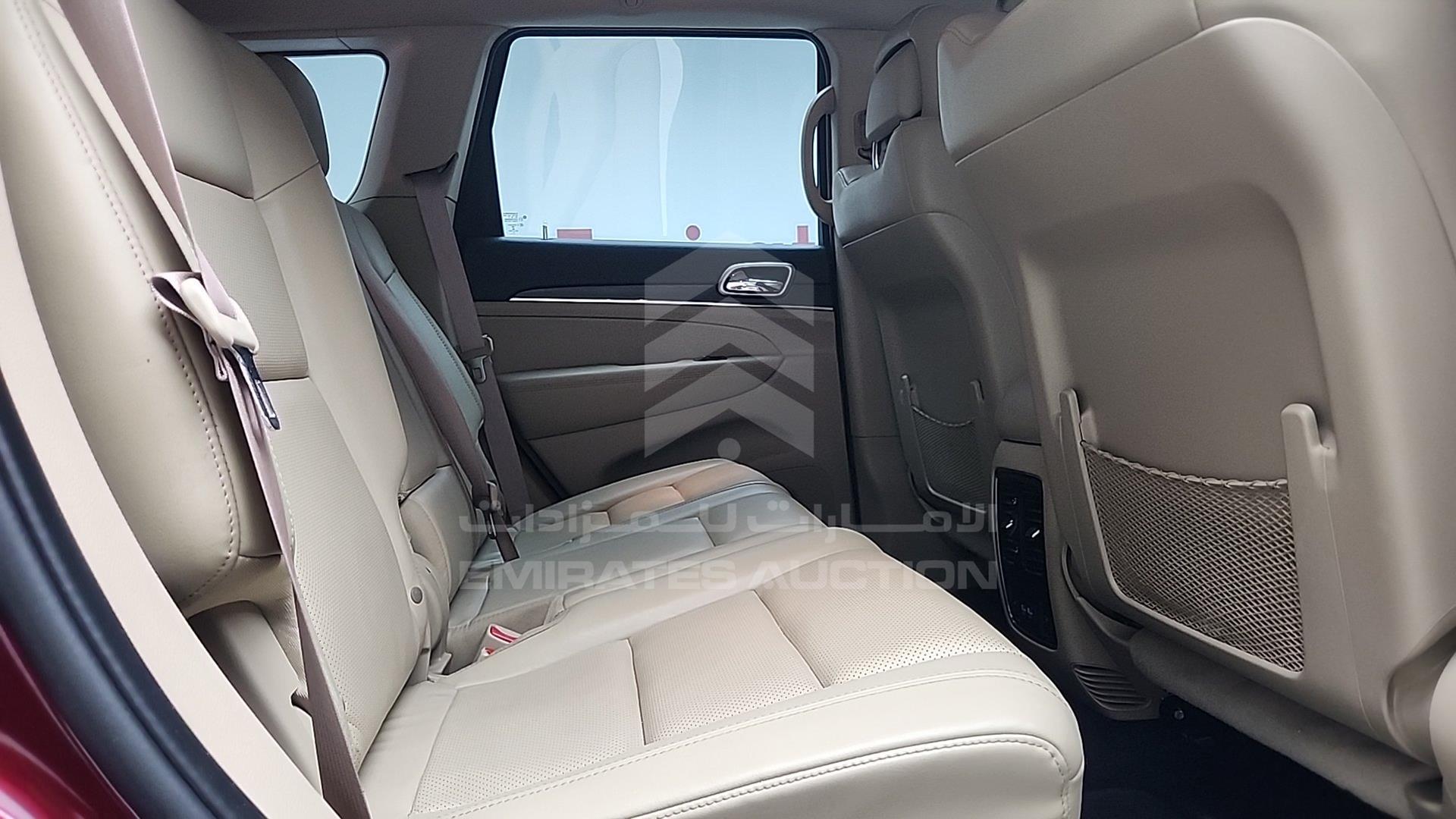 2018 JEEP GRAND CHEROKEE VIN: 1C4RJFBG3JC238071