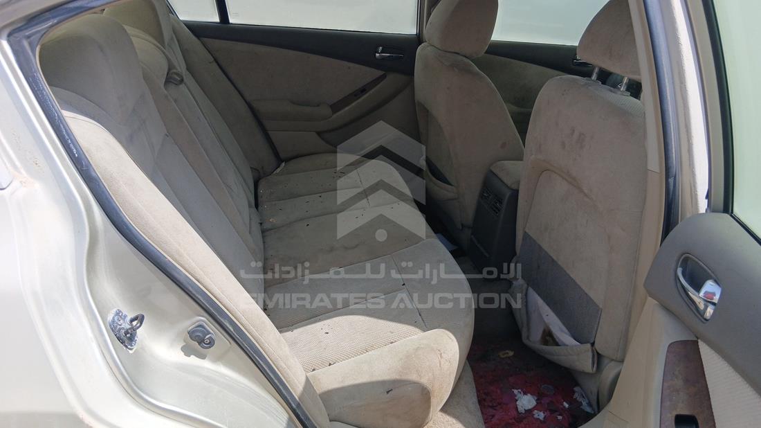 نيسان التيما 2009 — زاوية الراكب الخلفي اليمنى — صورة 21