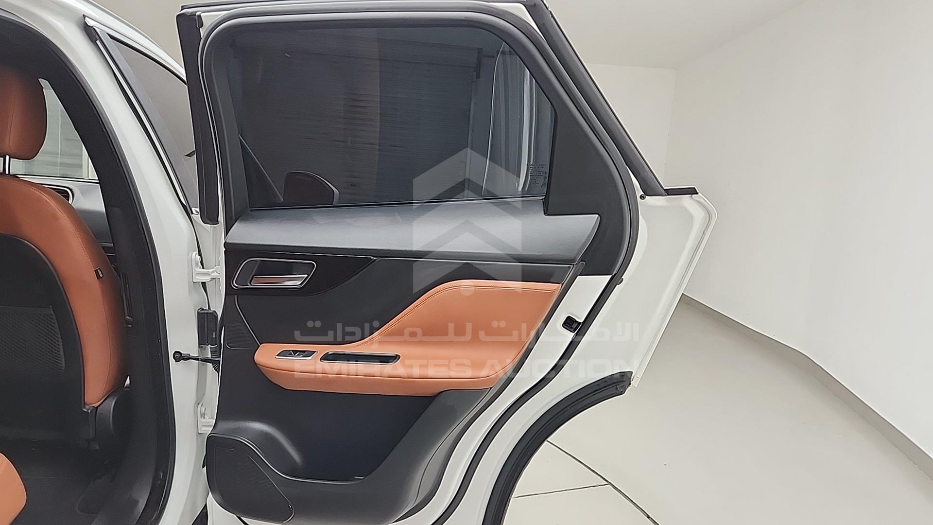 2017 JAGUAR F-PACE VIN: SADCA2BV7HA077179